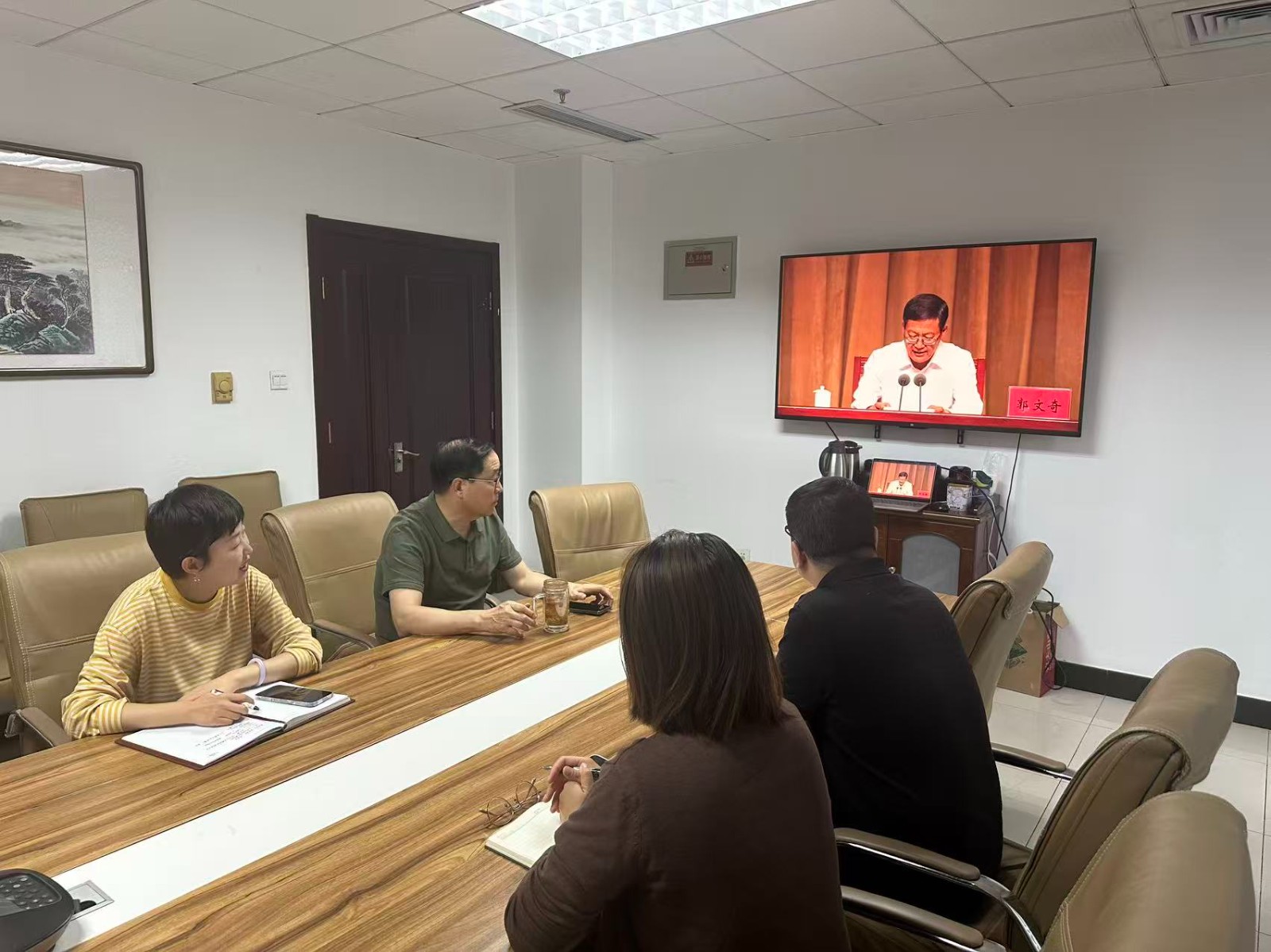 中國食品和包裝機械工業(yè)協(xié)會黨支部組織《習近平談治國理政》第五卷專題學習會